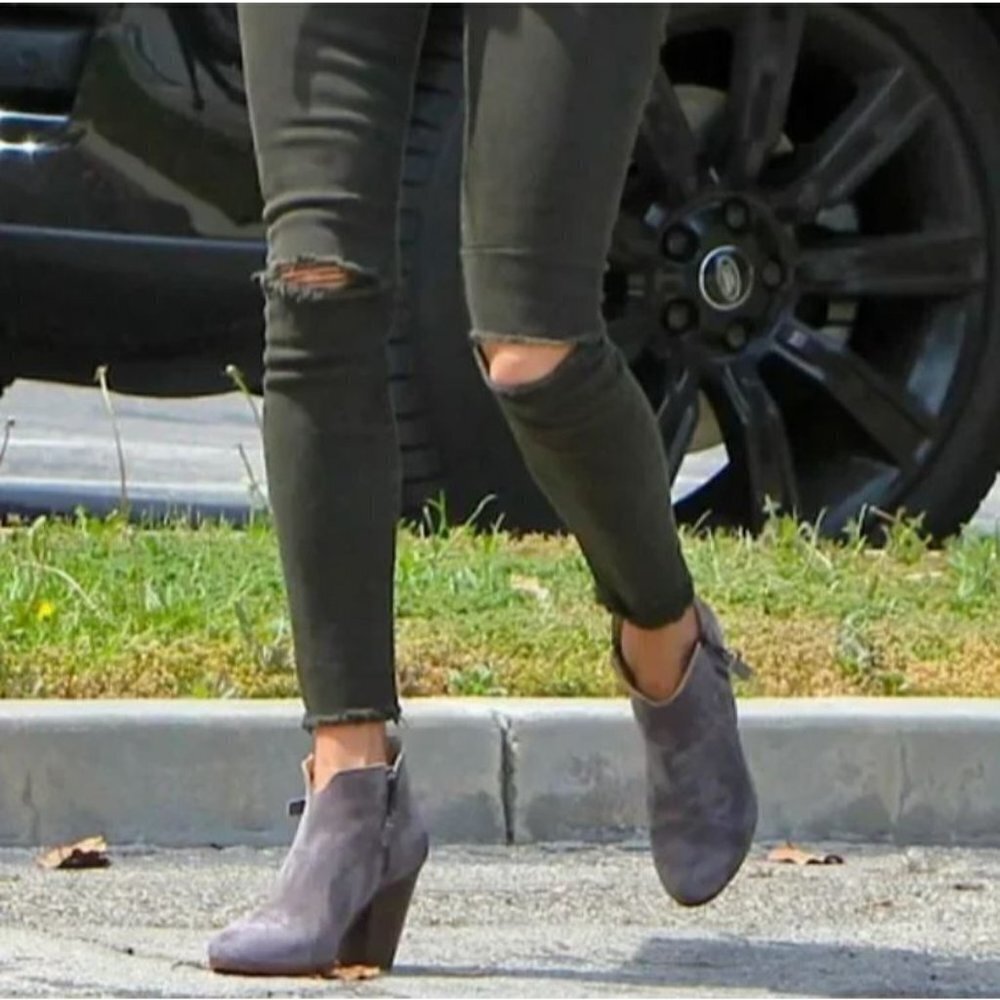 Rag & Bone MARGOT Granite Gray Suede Heeled Ankle Boots Size 38 Western Booties